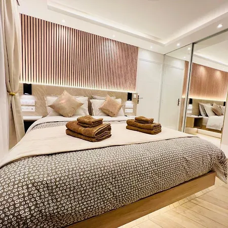 Luxueux Le Bon Marché 6 *