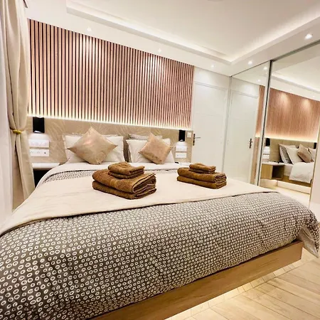 Luxueux Le Bon Marche 6 *