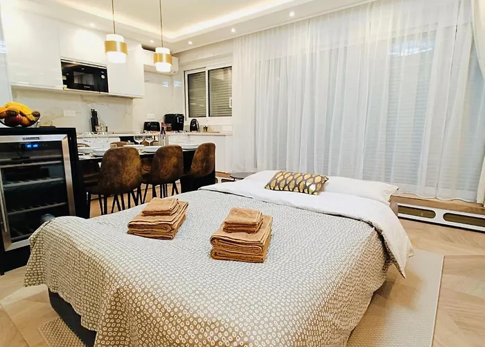 Luxueux Le Bon Marché 6 *